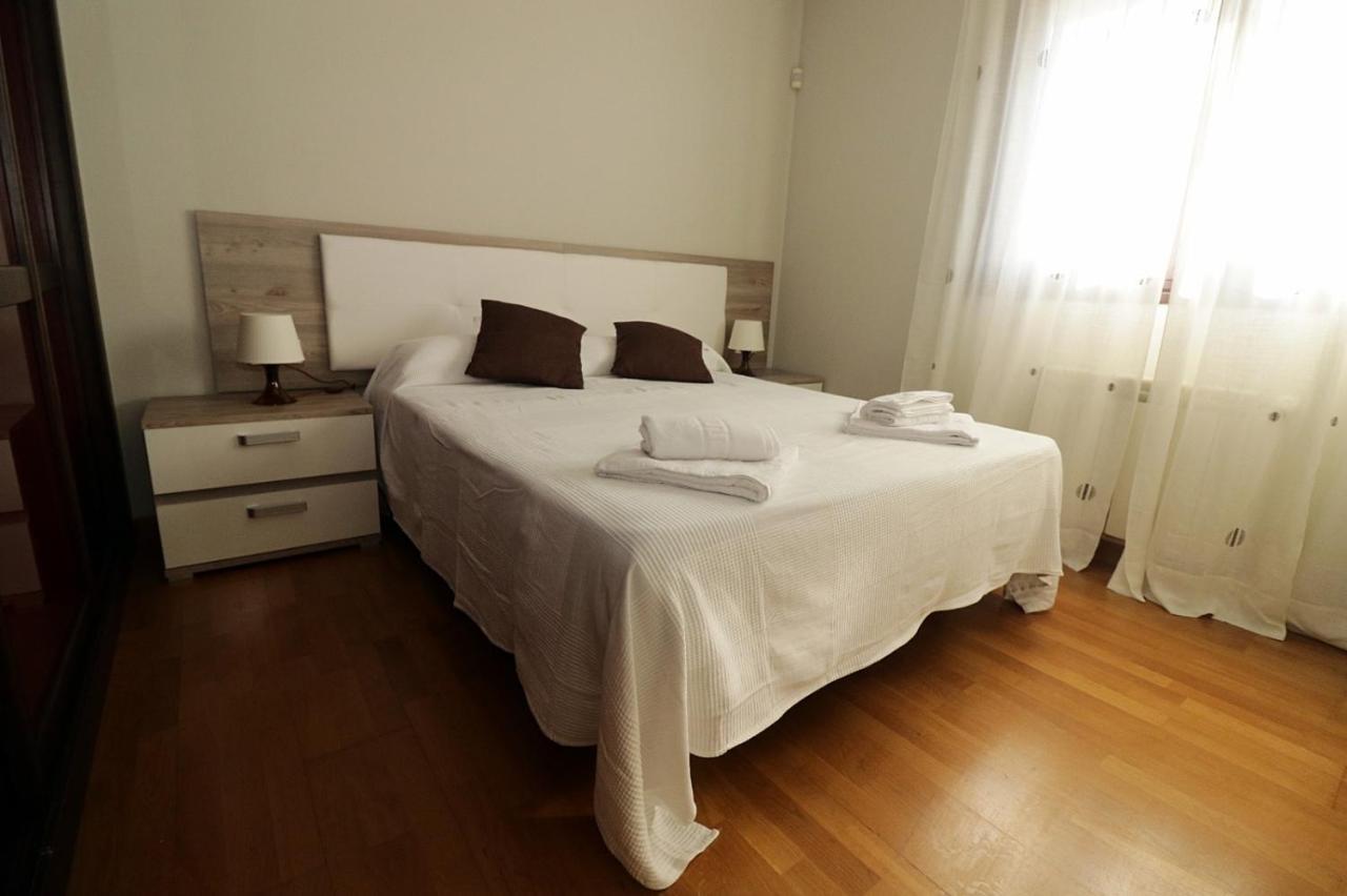 Apartamento , Wifi Y Garaje Cerca Del Centro Lägenhet Oviedo Exteriör bild